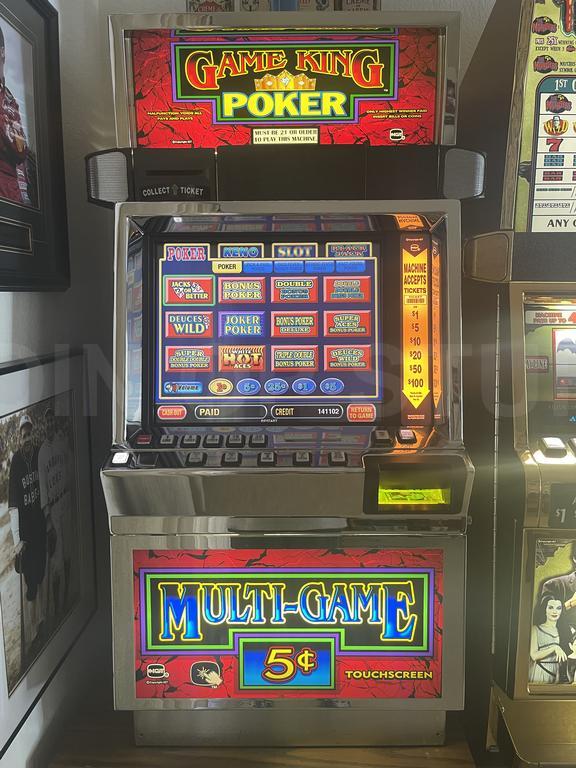 2001 IGT Game King 6.4 Multi Game Video Poker Machine