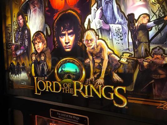 2003 Stern Lord Of The Rings Gold LE Pinball Machine Image