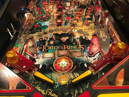 2003 Stern Lord Of The Rings Gold LE Pinball Machine Image