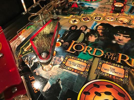 2003 Stern Lord Of The Rings Gold LE Pinball Machine Image