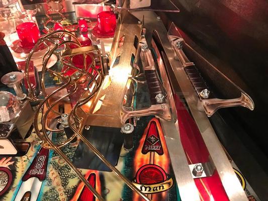 2003 Stern Lord Of The Rings Gold LE Pinball Machine Image