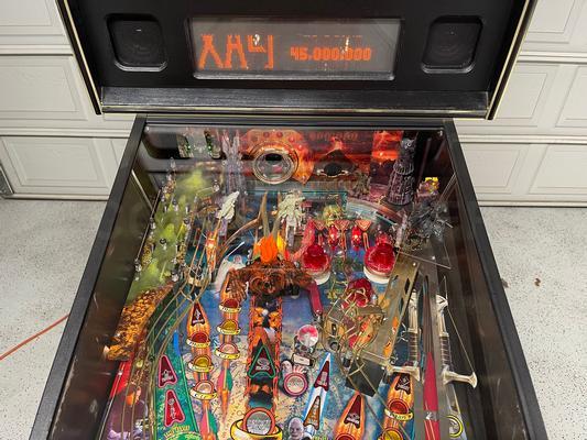 2003 Stern Lord Of The Rings Pinball Machine Image