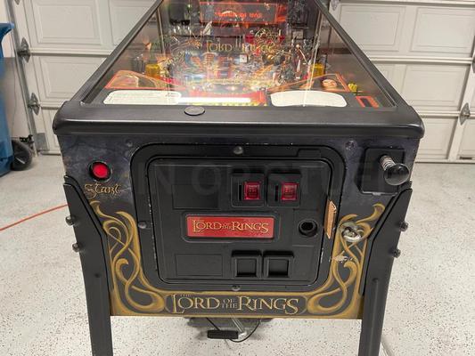 2003 Stern Lord Of The Rings Pinball Machine Image