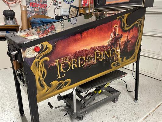 2003 Stern Lord Of The Rings Pinball Machine Image