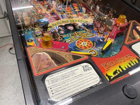 2003 Stern Lord Of The Rings Pinball Machine Image