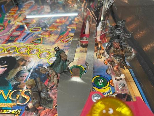 2003 Stern Lord Of The Rings Pinball Machine Image