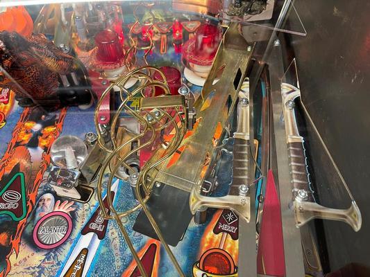 2003 Stern Lord Of The Rings Pinball Machine Image