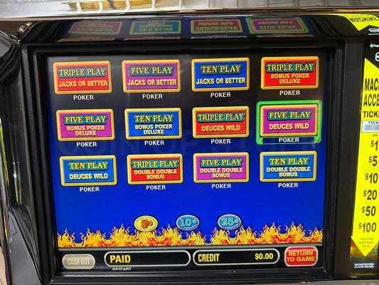 2004 IGT Ultimate X Poker Multi Game Video Poker Machine Image