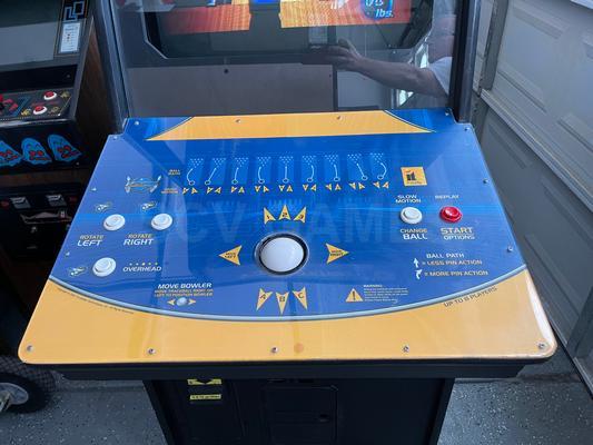 2004 IT Silver Strike Bowling Upright Arcade Machine Image