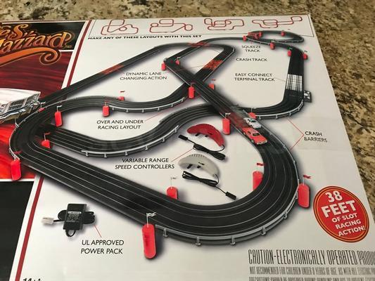 2008 Dukes of Hazzard slot racing set by Auto World Image