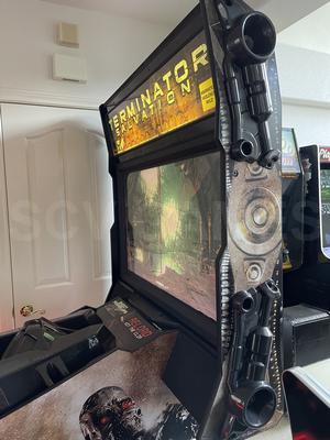 2009 Raw Thrills Terminator Salvation 42in Arcade Machine Image