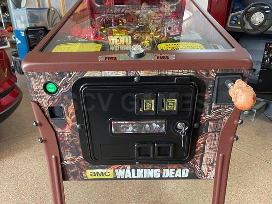 2014 Stern The Walking Dead LE Pinball Machine Image