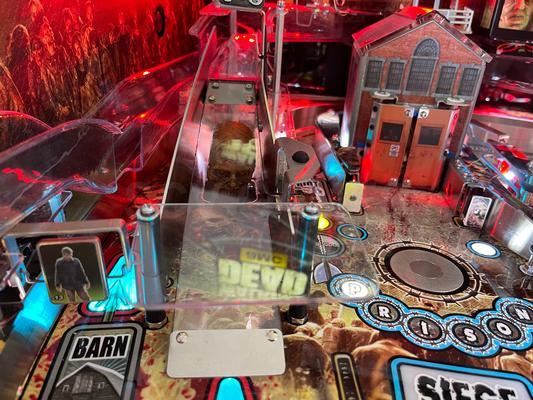 2014 Stern The Walking Dead LE Pinball Machine Image