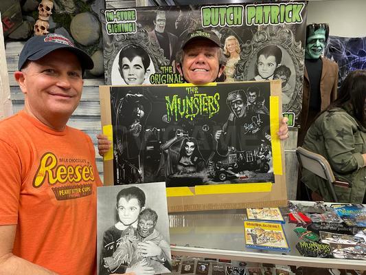 2019 Stern The Munsters Premium Black and White Pinball Machine Image