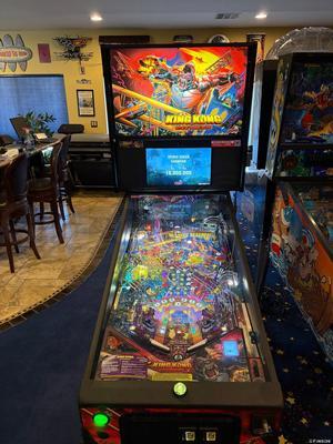 2025 Stern King Kong Premium Pinball Machine