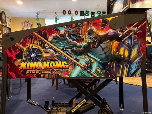 2025 Stern King Kong Premium Pinball Machine Image