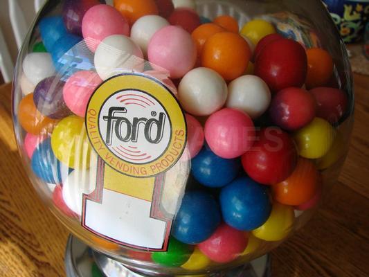 Ford Gumball Machine 10 cents with Glass Globe Image