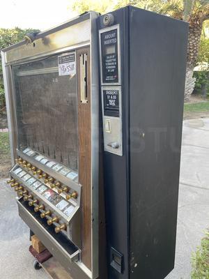 National 800 Classic Cigarette Machine Image