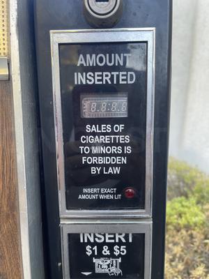 National 800 Classic Cigarette Machine Image